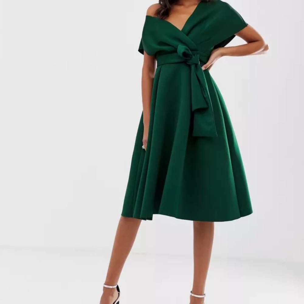 ASOS DESIGN Fallen Shoulder
Prom Dress with Tie Detail